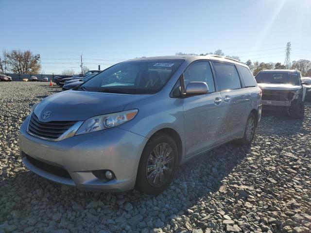 Photo 1 VIN: 5TDDK3DC2DS055795 - TOYOTA SIENNA XLE 