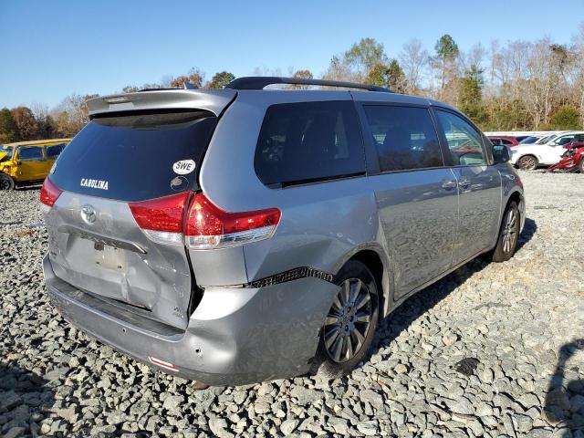 Photo 3 VIN: 5TDDK3DC2DS055795 - TOYOTA SIENNA XLE 