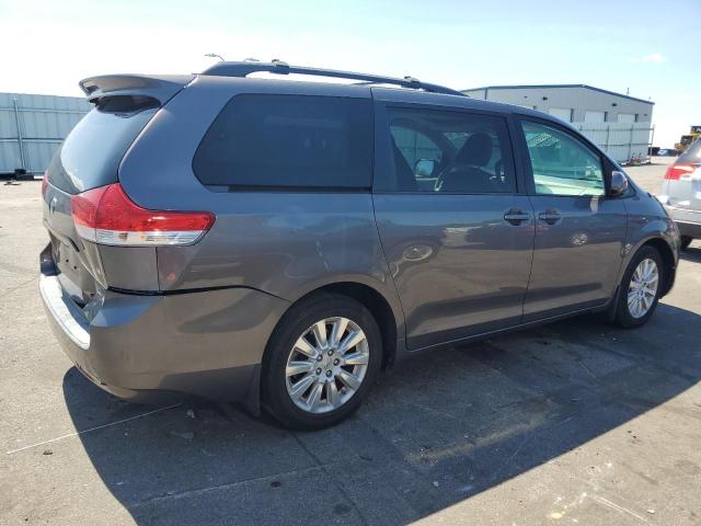 Photo 2 VIN: 5TDDK3DC2DS062858 - TOYOTA SIENNA XLE 