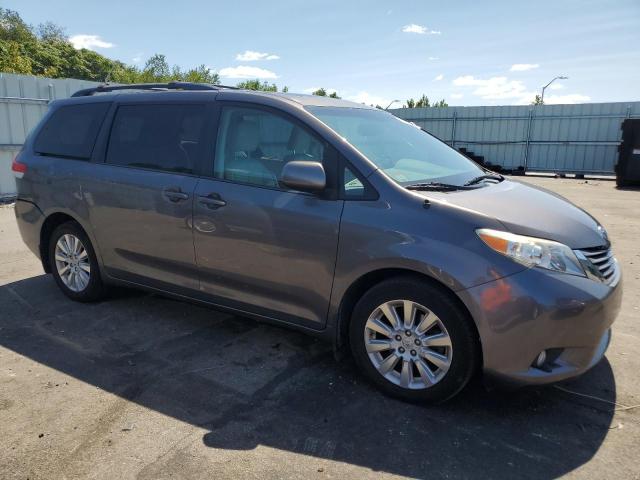 Photo 3 VIN: 5TDDK3DC2DS062858 - TOYOTA SIENNA XLE 