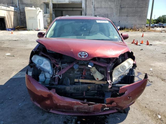 Photo 4 VIN: 5TDDK3DC2DS063850 - TOYOTA SIENNA XLE 