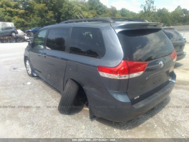 Photo 2 VIN: 5TDDK3DC2DS067249 - TOYOTA SIENNA 