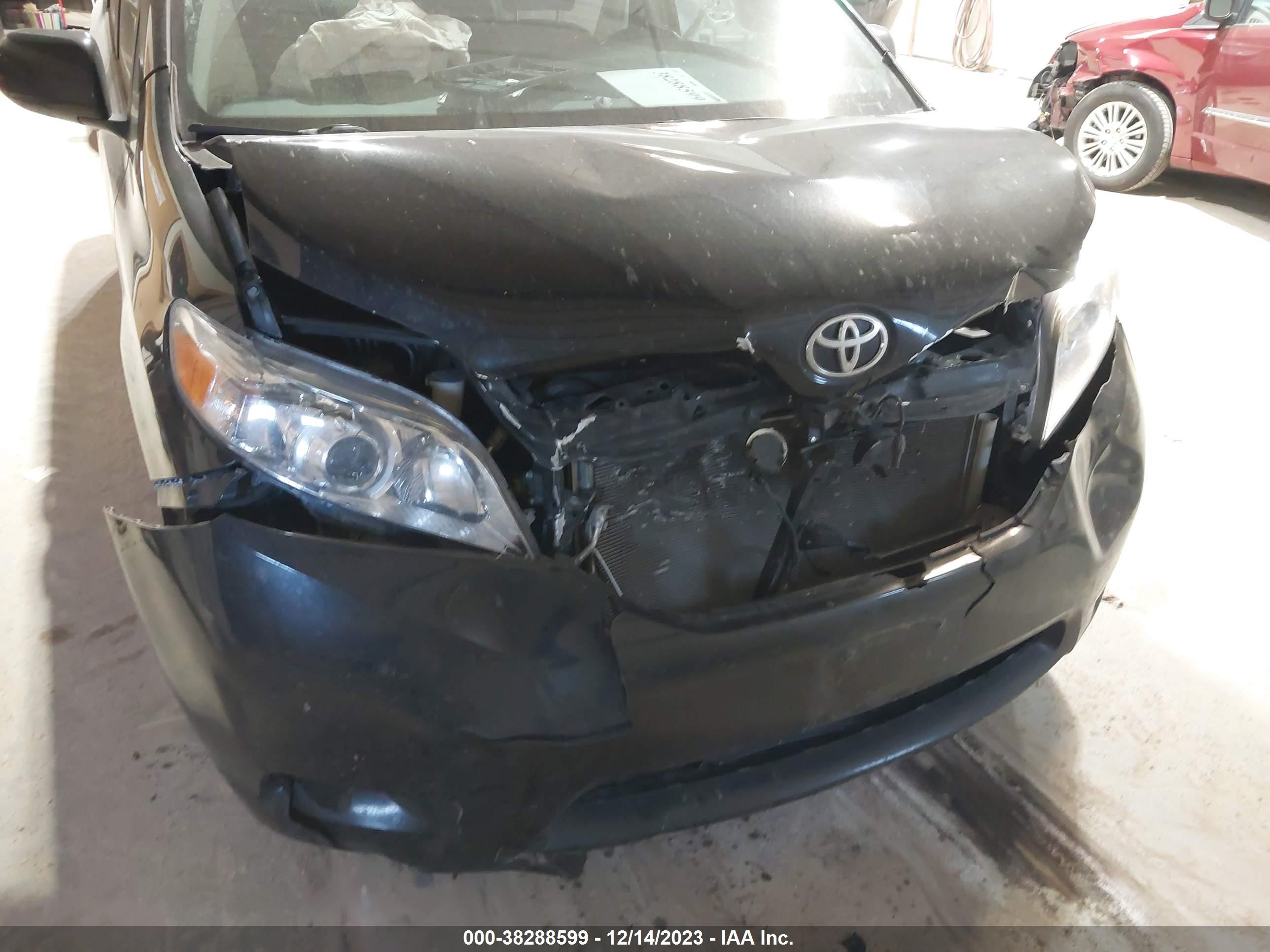 Photo 5 VIN: 5TDDK3DC2FS109907 - TOYOTA SIENNA 