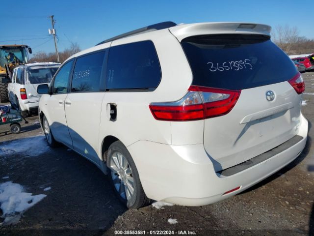 Photo 2 VIN: 5TDDK3DC2GS133870 - TOYOTA SIENNA 