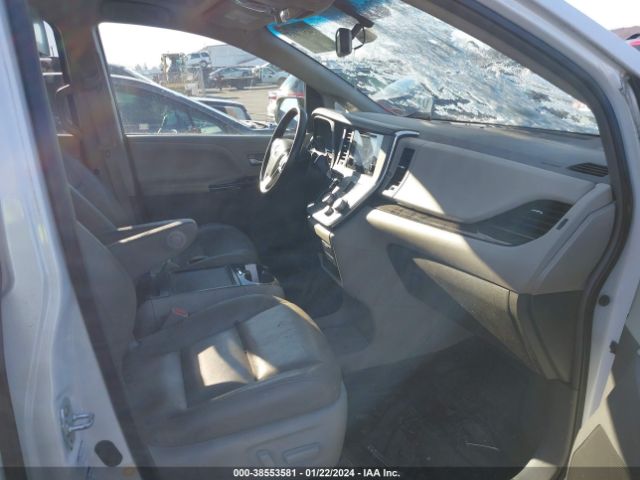 Photo 4 VIN: 5TDDK3DC2GS133870 - TOYOTA SIENNA 