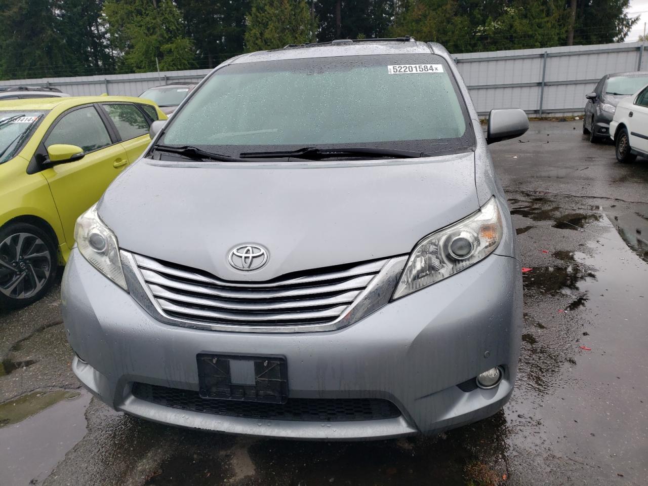 Photo 4 VIN: 5TDDK3DC3BS022267 - TOYOTA SIENNA 