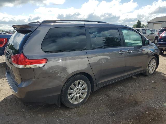 Photo 2 VIN: 5TDDK3DC3CS031617 - TOYOTA SIENNA XLE 