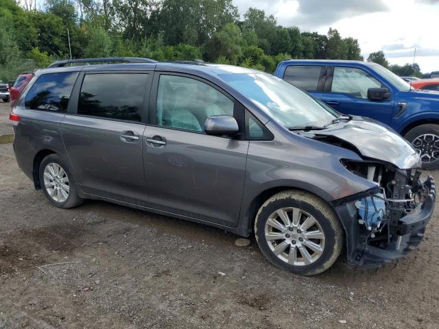 Photo 3 VIN: 5TDDK3DC3CS031617 - TOYOTA SIENNA XLE 