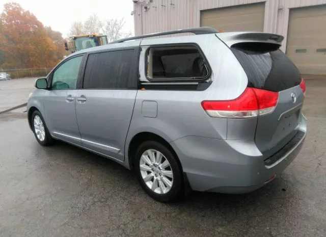 Photo 2 VIN: 5TDDK3DC3CS031763 - TOYOTA SIENNA 