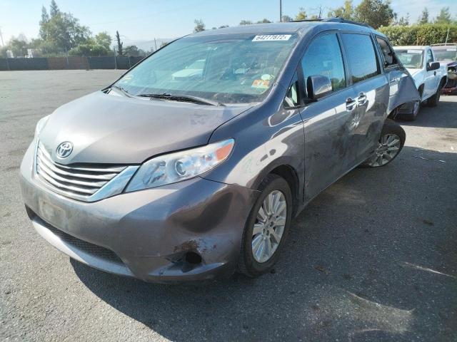 Photo 1 VIN: 5TDDK3DC3CS032492 - TOYOTA SIENNA XLE 