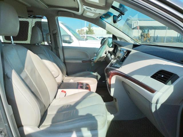 Photo 4 VIN: 5TDDK3DC3CS032492 - TOYOTA SIENNA XLE 