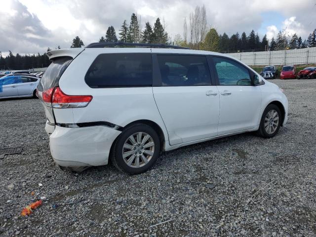 Photo 2 VIN: 5TDDK3DC3CS035263 - TOYOTA SIENNA XLE 