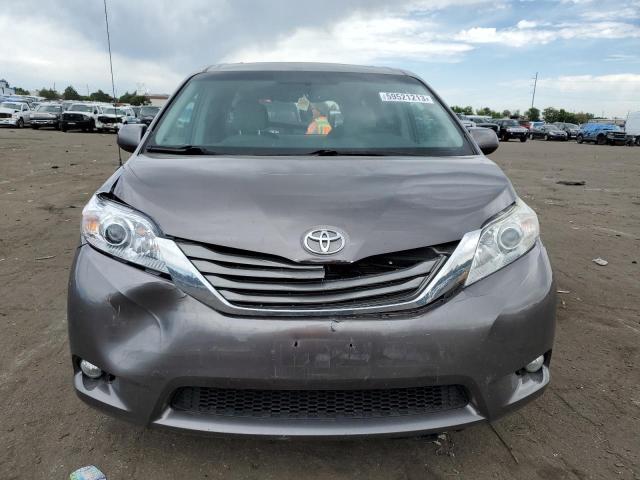 Photo 4 VIN: 5TDDK3DC3CS036087 - TOYOTA SIENNA XLE 