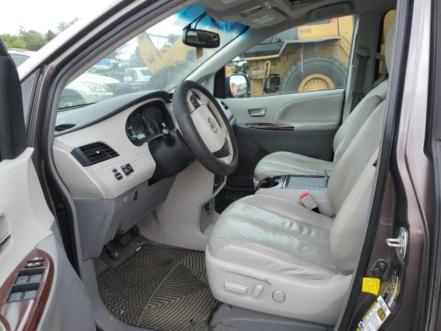 Photo 6 VIN: 5TDDK3DC3CS036087 - TOYOTA SIENNA XLE 