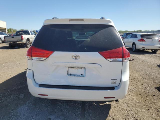 Photo 5 VIN: 5TDDK3DC3CS037059 - TOYOTA SIENNA XLE 