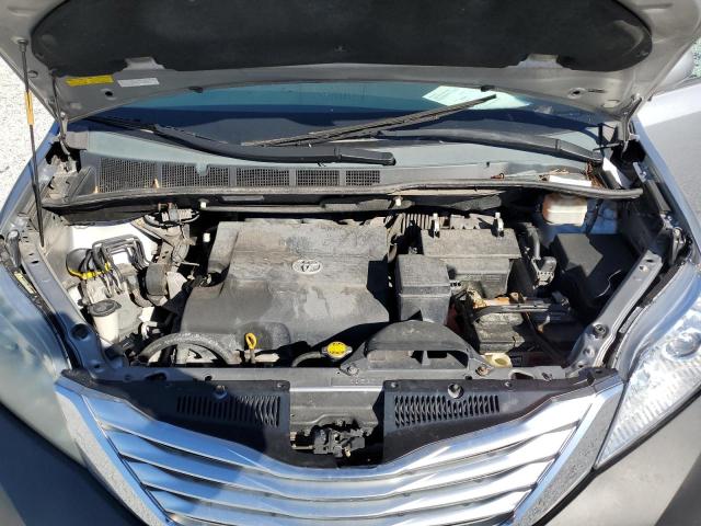 Photo 11 VIN: 5TDDK3DC3CS046540 - TOYOTA SIENNA XLE 