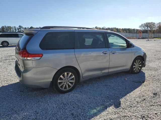 Photo 2 VIN: 5TDDK3DC3CS046540 - TOYOTA SIENNA XLE 