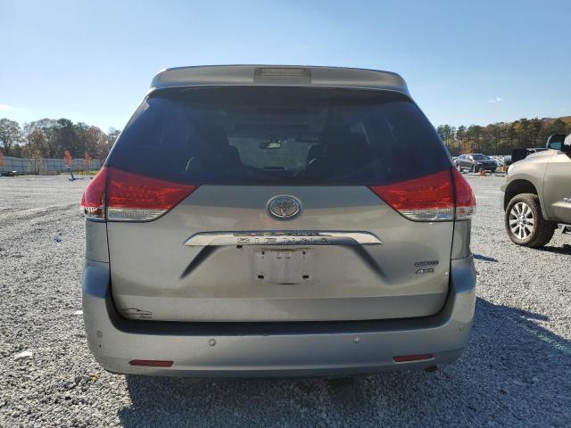 Photo 5 VIN: 5TDDK3DC3CS046540 - TOYOTA SIENNA XLE 