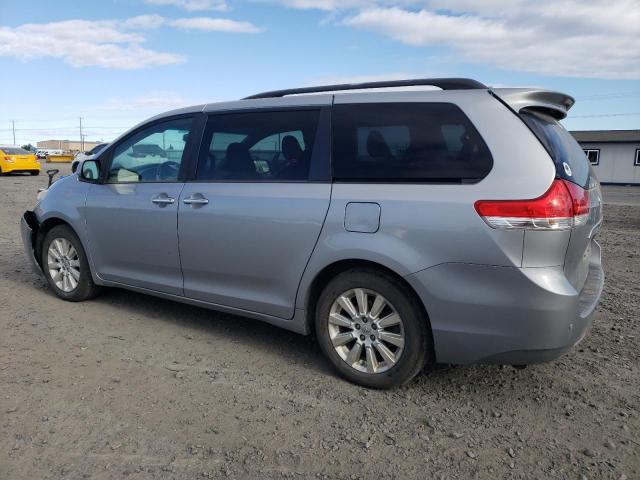 Photo 1 VIN: 5TDDK3DC3CS047154 - TOYOTA SIENNA XLE 