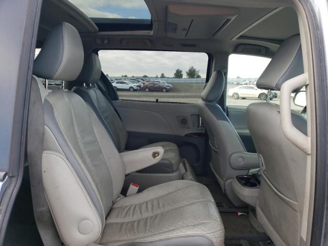 Photo 10 VIN: 5TDDK3DC3CS047154 - TOYOTA SIENNA XLE 