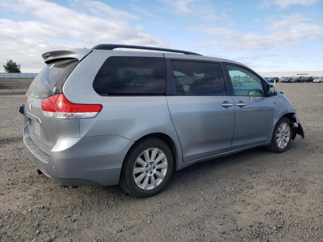 Photo 2 VIN: 5TDDK3DC3CS047154 - TOYOTA SIENNA XLE 