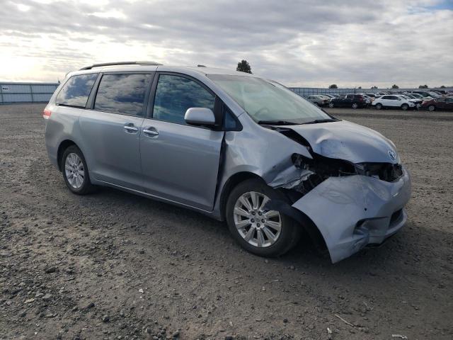 Photo 3 VIN: 5TDDK3DC3CS047154 - TOYOTA SIENNA XLE 