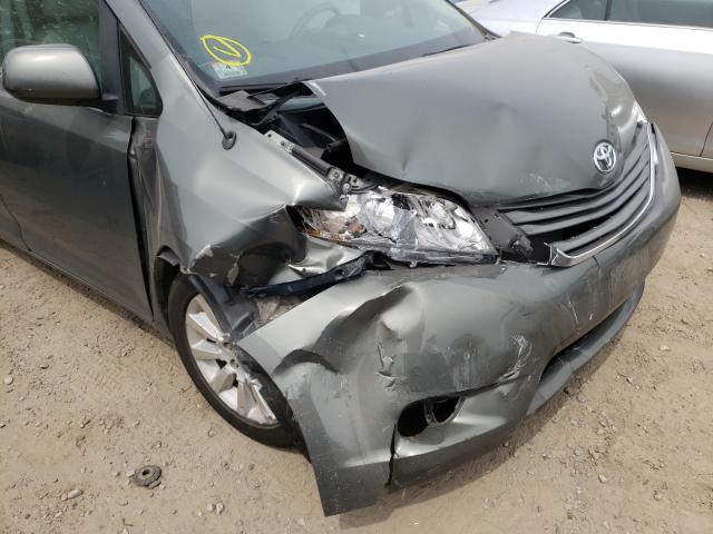 Photo 8 VIN: 5TDDK3DC3CS049020 - TOYOTA SIENNA XLE 