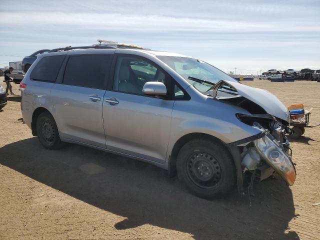 Photo 3 VIN: 5TDDK3DC3DS059869 - TOYOTA SIENNA XLE 