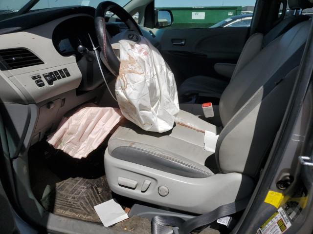 Photo 6 VIN: 5TDDK3DC3DS059869 - TOYOTA SIENNA XLE 