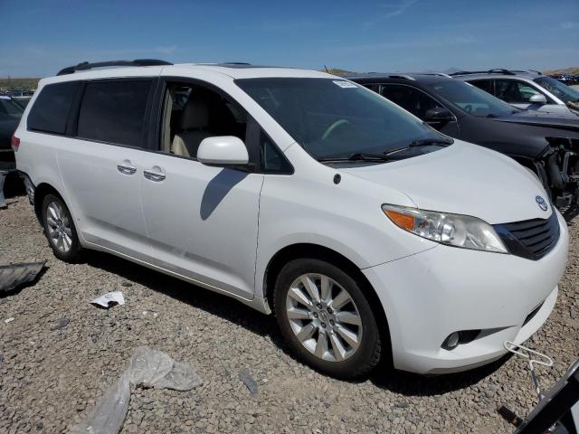 Photo 3 VIN: 5TDDK3DC3DS064568 - TOYOTA SIENNA XLE 