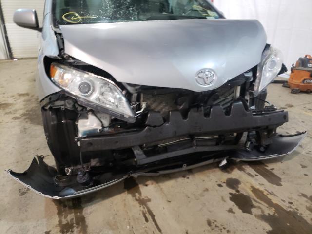 Photo 8 VIN: 5TDDK3DC3FS104053 - TOYOTA SIENNA XLE 