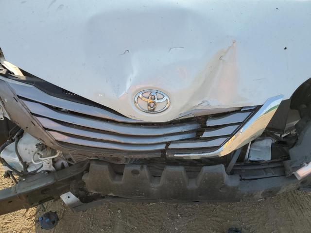 Photo 11 VIN: 5TDDK3DC3GS129147 - TOYOTA SIENNA XLE 