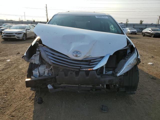 Photo 4 VIN: 5TDDK3DC3GS129147 - TOYOTA SIENNA XLE 