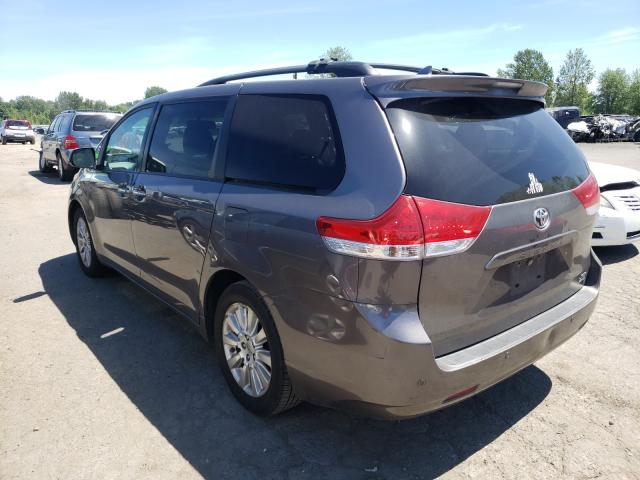 Photo 2 VIN: 5TDDK3DC4BS002173 - TOYOTA SIENNA XLE 