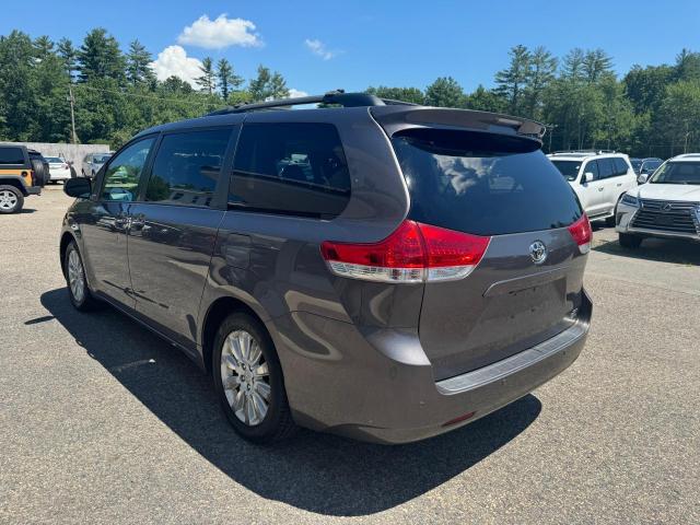 Photo 2 VIN: 5TDDK3DC4BS003503 - TOYOTA SIENNA XLE 