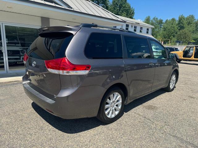 Photo 3 VIN: 5TDDK3DC4BS003503 - TOYOTA SIENNA XLE 