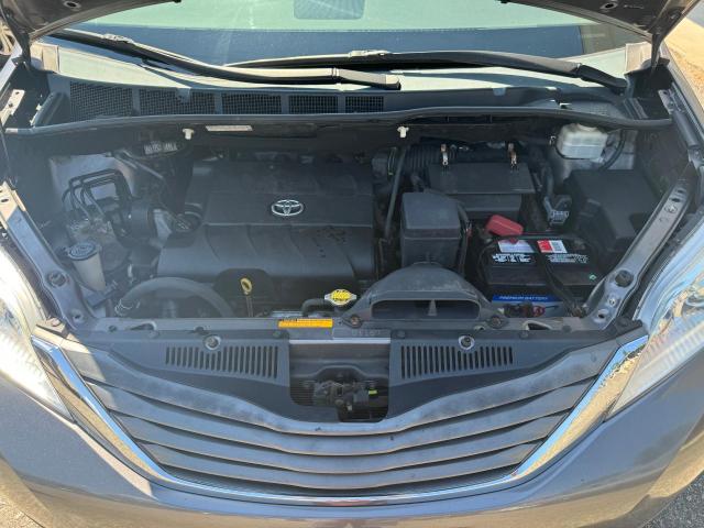 Photo 8 VIN: 5TDDK3DC4BS003503 - TOYOTA SIENNA XLE 