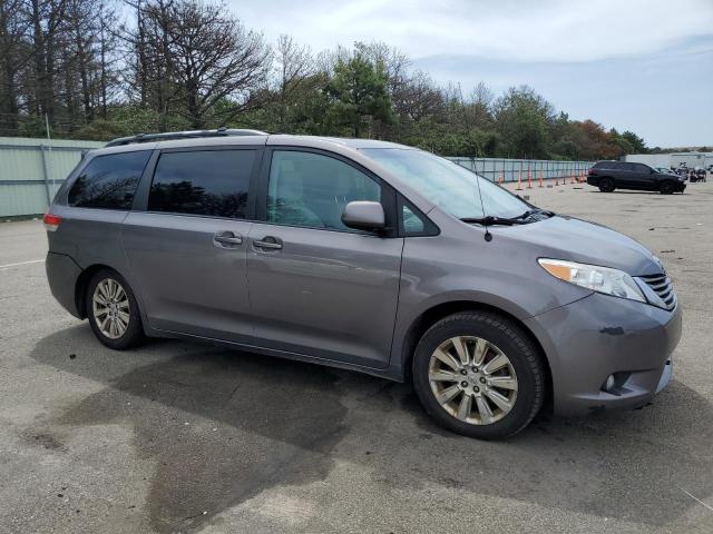 Photo 3 VIN: 5TDDK3DC4BS006756 - TOYOTA SIENNA XLE 