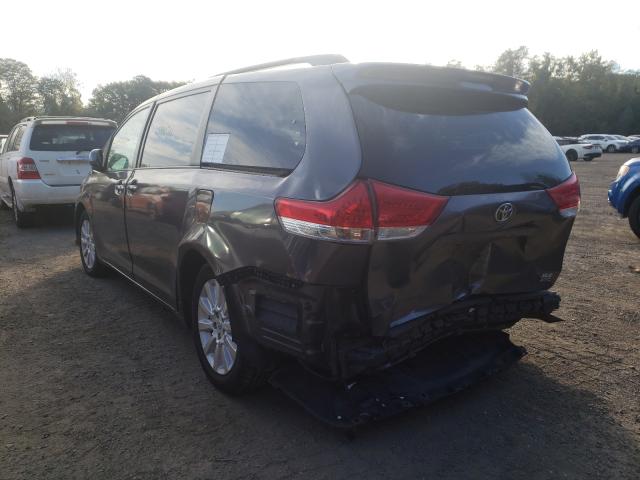 Photo 2 VIN: 5TDDK3DC4BS017613 - TOYOTA SIENNA XLE 