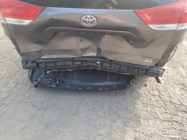 Photo 8 VIN: 5TDDK3DC4BS017613 - TOYOTA SIENNA XLE 