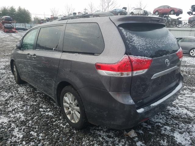 Photo 2 VIN: 5TDDK3DC4BS025257 - TOYOTA SIENNA XLE 