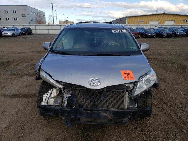 Photo 4 VIN: 5TDDK3DC4CS034638 - TOYOTA SIENNA XLE 