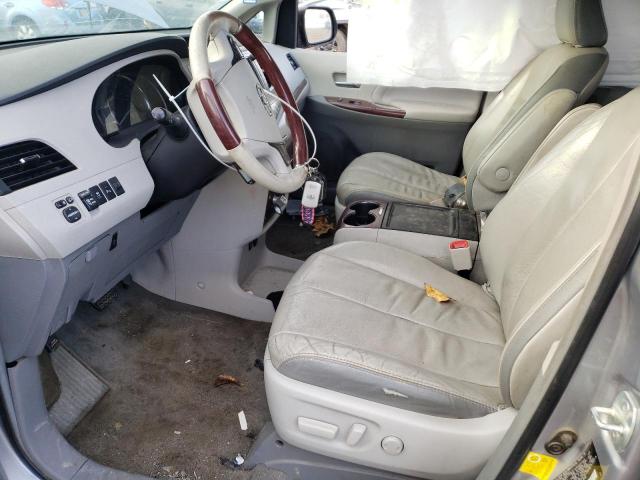 Photo 6 VIN: 5TDDK3DC4CS034638 - TOYOTA SIENNA XLE 