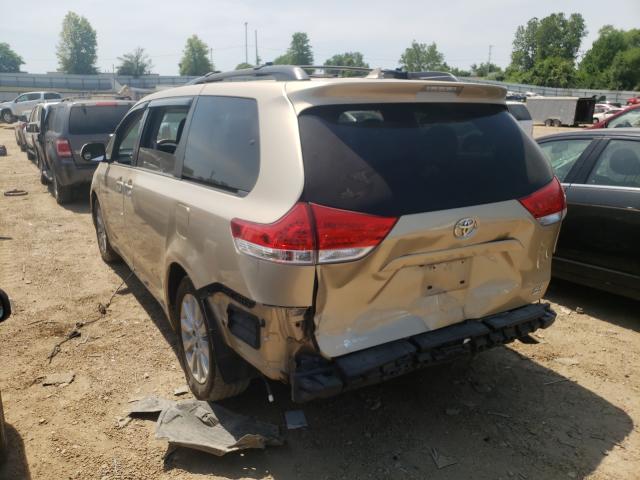 Photo 2 VIN: 5TDDK3DC4CS035742 - TOYOTA SIENNA XLE 