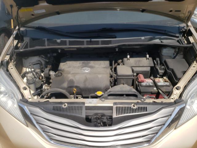 Photo 6 VIN: 5TDDK3DC4CS035742 - TOYOTA SIENNA XLE 