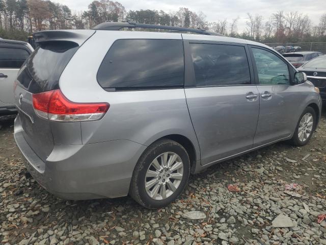 Photo 2 VIN: 5TDDK3DC4CS037202 - TOYOTA SIENNA XLE 