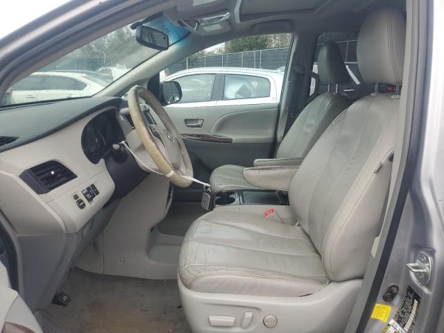 Photo 6 VIN: 5TDDK3DC4CS037202 - TOYOTA SIENNA XLE 