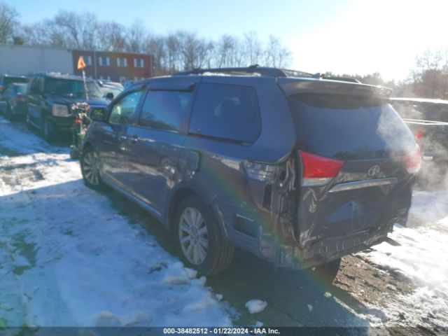 Photo 2 VIN: 5TDDK3DC4CS040617 - TOYOTA SIENNA 