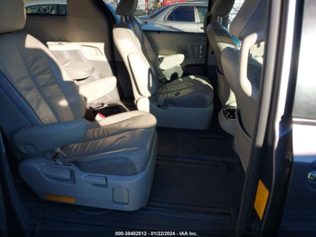 Photo 7 VIN: 5TDDK3DC4CS040617 - TOYOTA SIENNA 