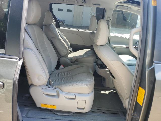 Photo 10 VIN: 5TDDK3DC4CS040925 - TOYOTA SIENNA XLE 